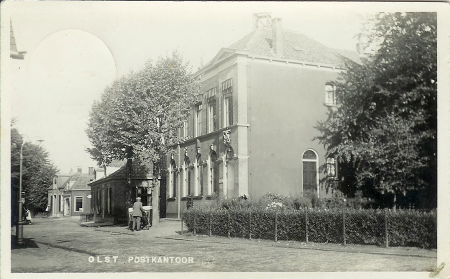 Postkantoor op de plaats van de oude school